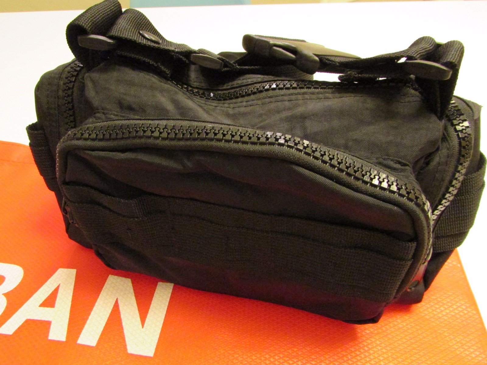 NWT Authentic Kyle Crossbody Bag – Urban Outfitters / Black