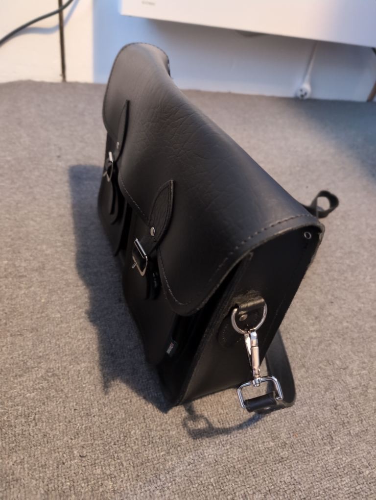 Zatchels British handmade leather 14.5″ satchel, dual front pocket in black