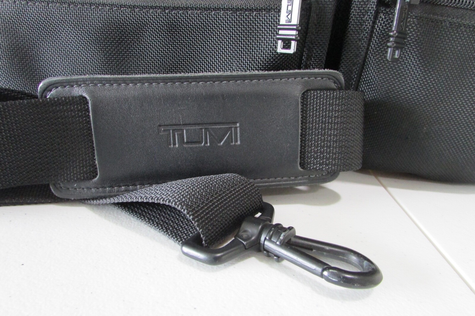 Tumi Black Ballistic Nylon Briefcase Padded 15″ Laptop Messenger Bag wTop Handle