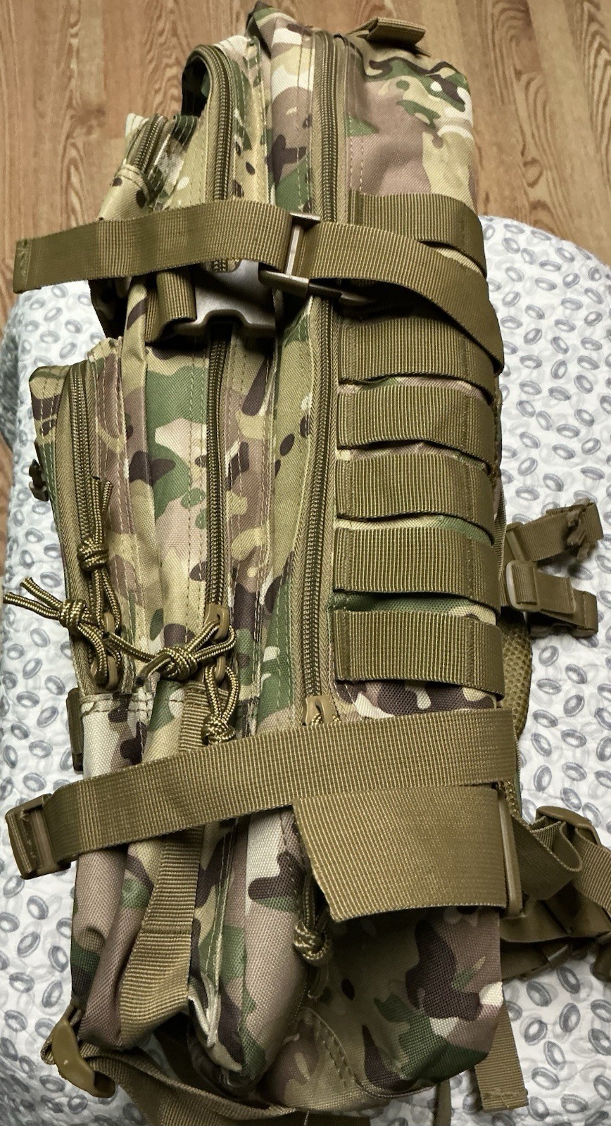 New Unbranded Large 14×19 Camo Backpack, Multiple Pockets