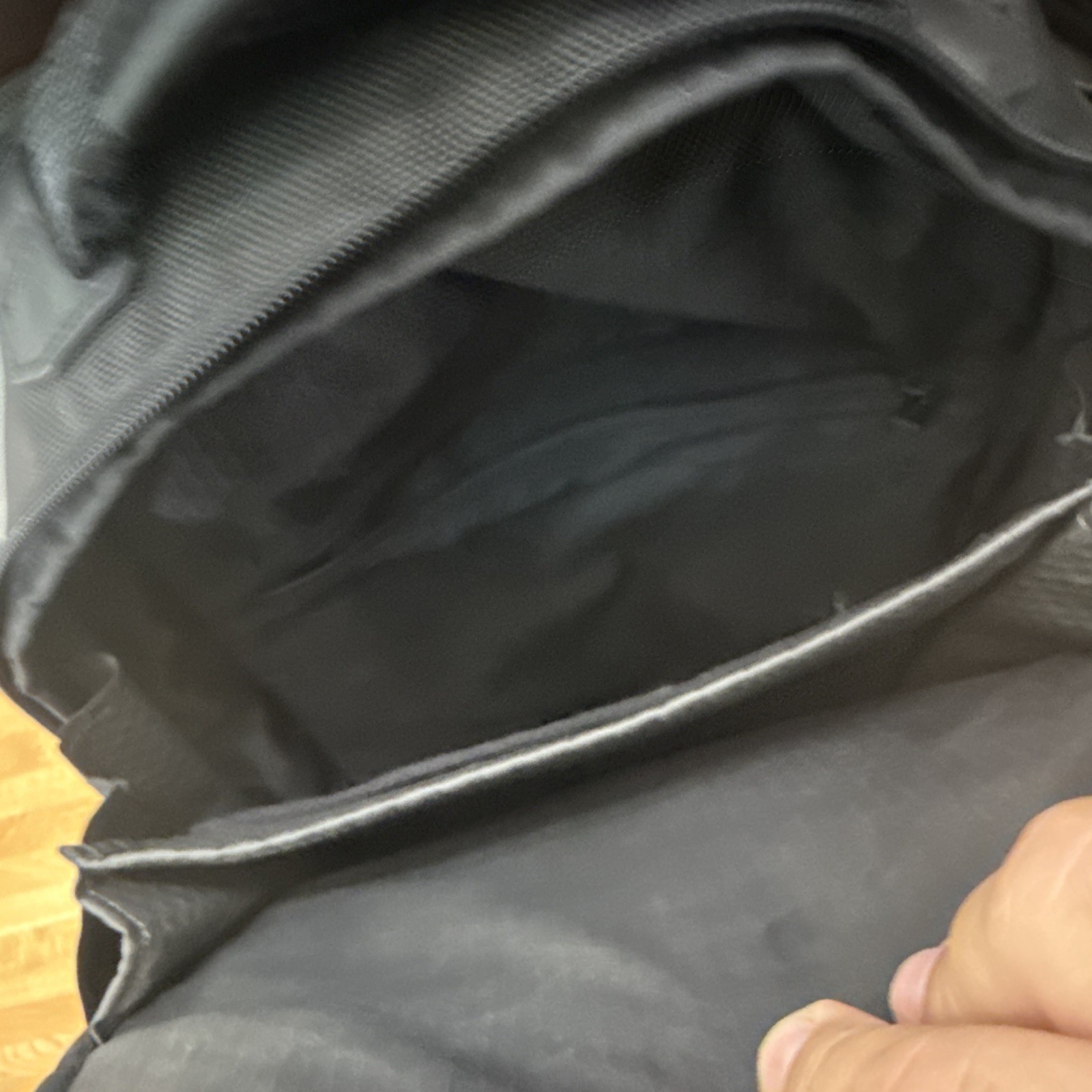 TUMI Ticon Black Men’s Backpack Zip Closure Inner/Outer Pockets Medium