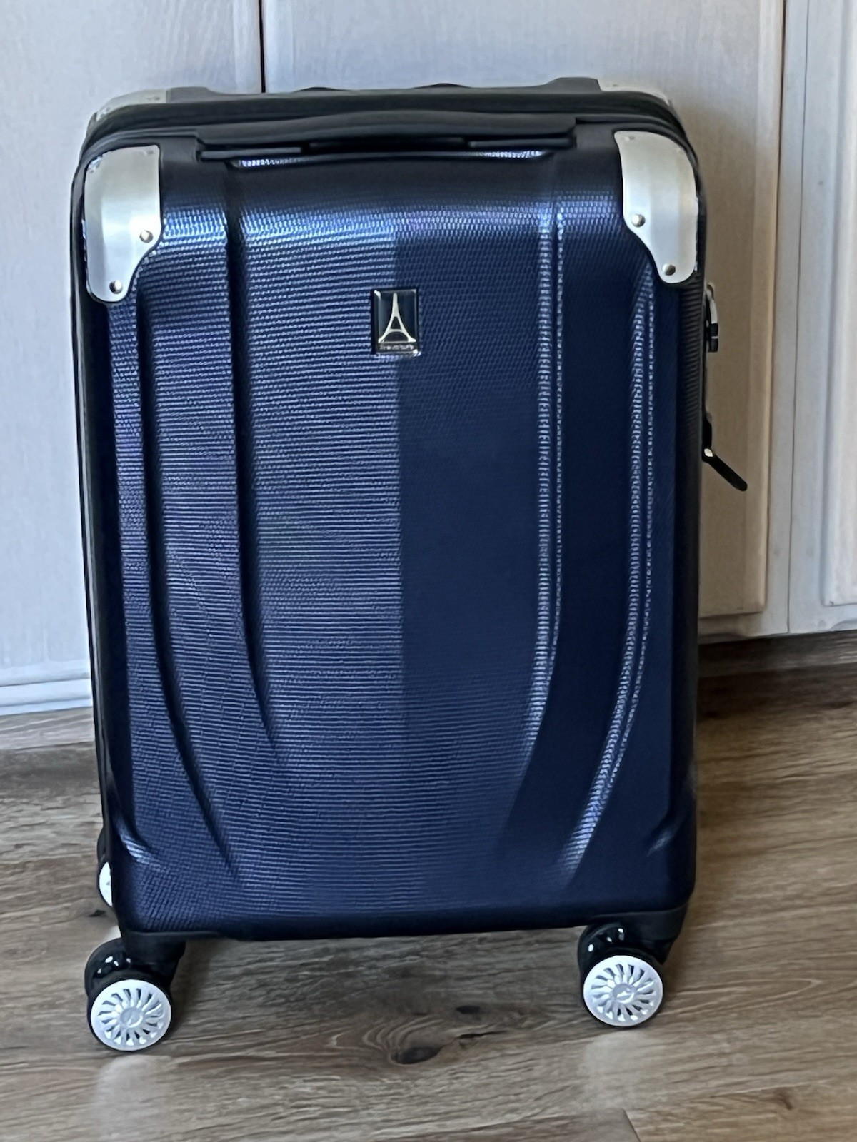 Travelpro Pathways 3 Hardside Expandable Luggage, 8 Spinner Wheels, 21 Inch Navy