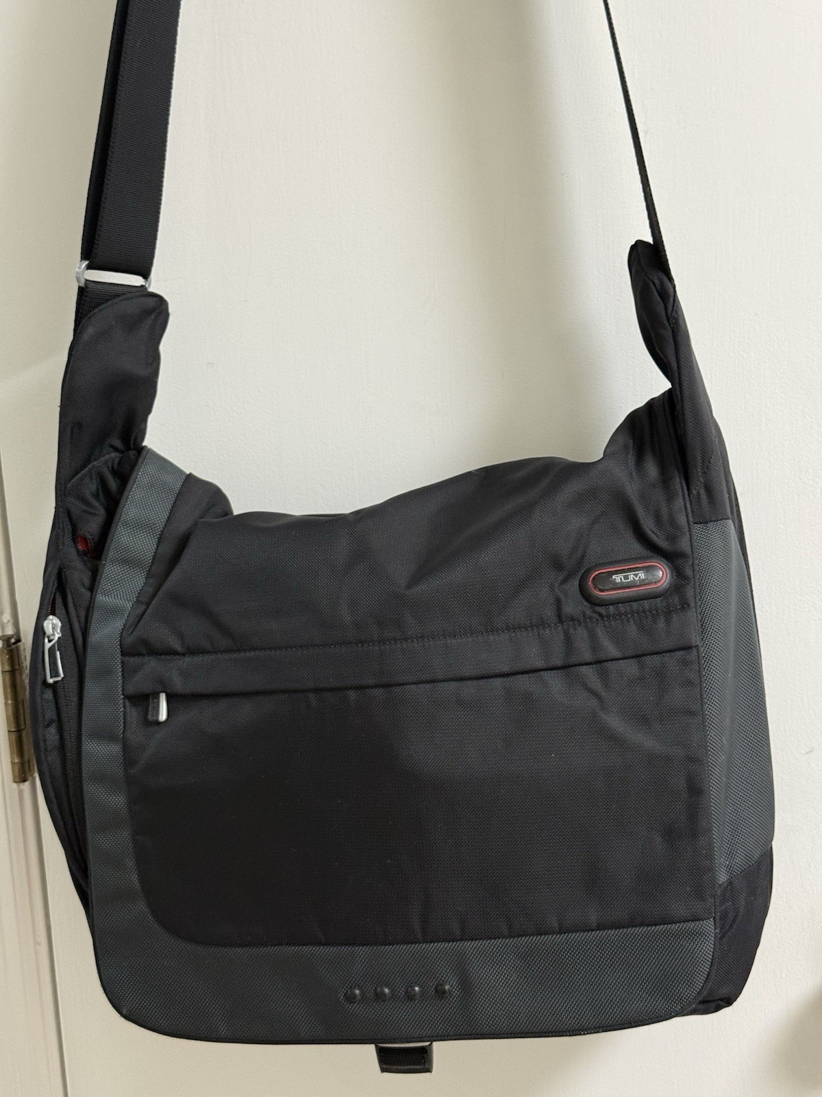 TUMI T-Tech Black Crossbody Laptop Messenger Business Travel Ballistic Nylon Bag
