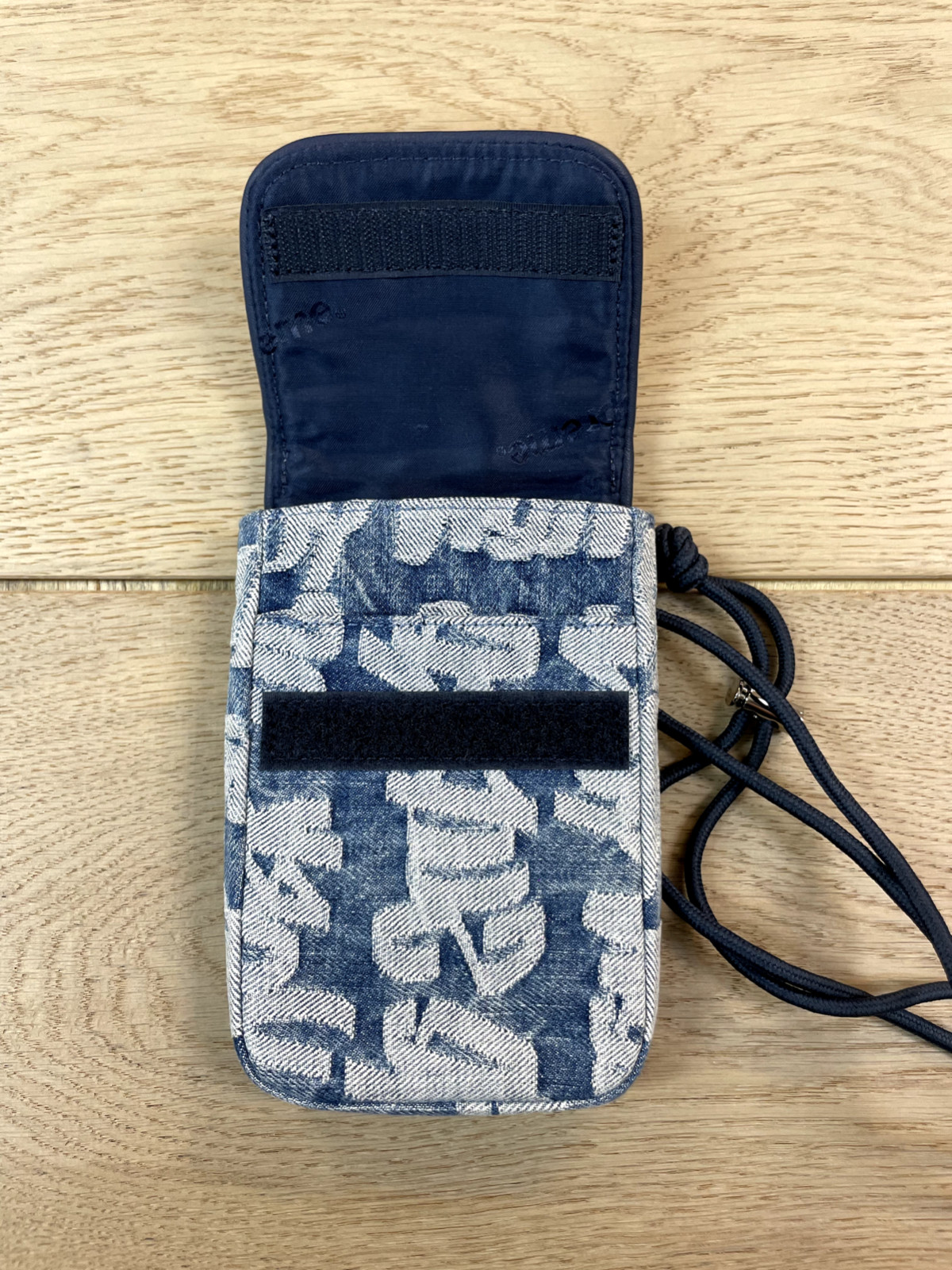 SUPREME FAT TIP JACQUARD DENIM NECK POUCH/ BLUE / OS/ SS22/ 100% AUTHENTIC