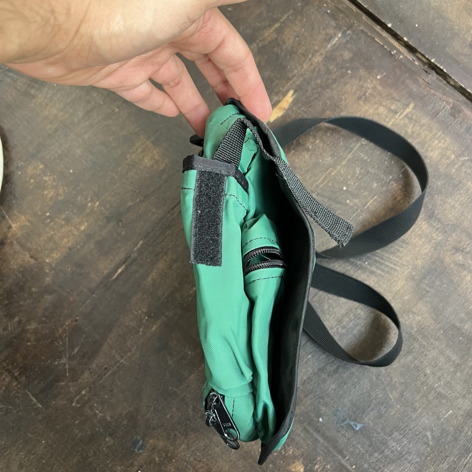 MELO Solid Green Black Crossbody Utility Travel Bag YKK Zip Closure Surf VTG USA