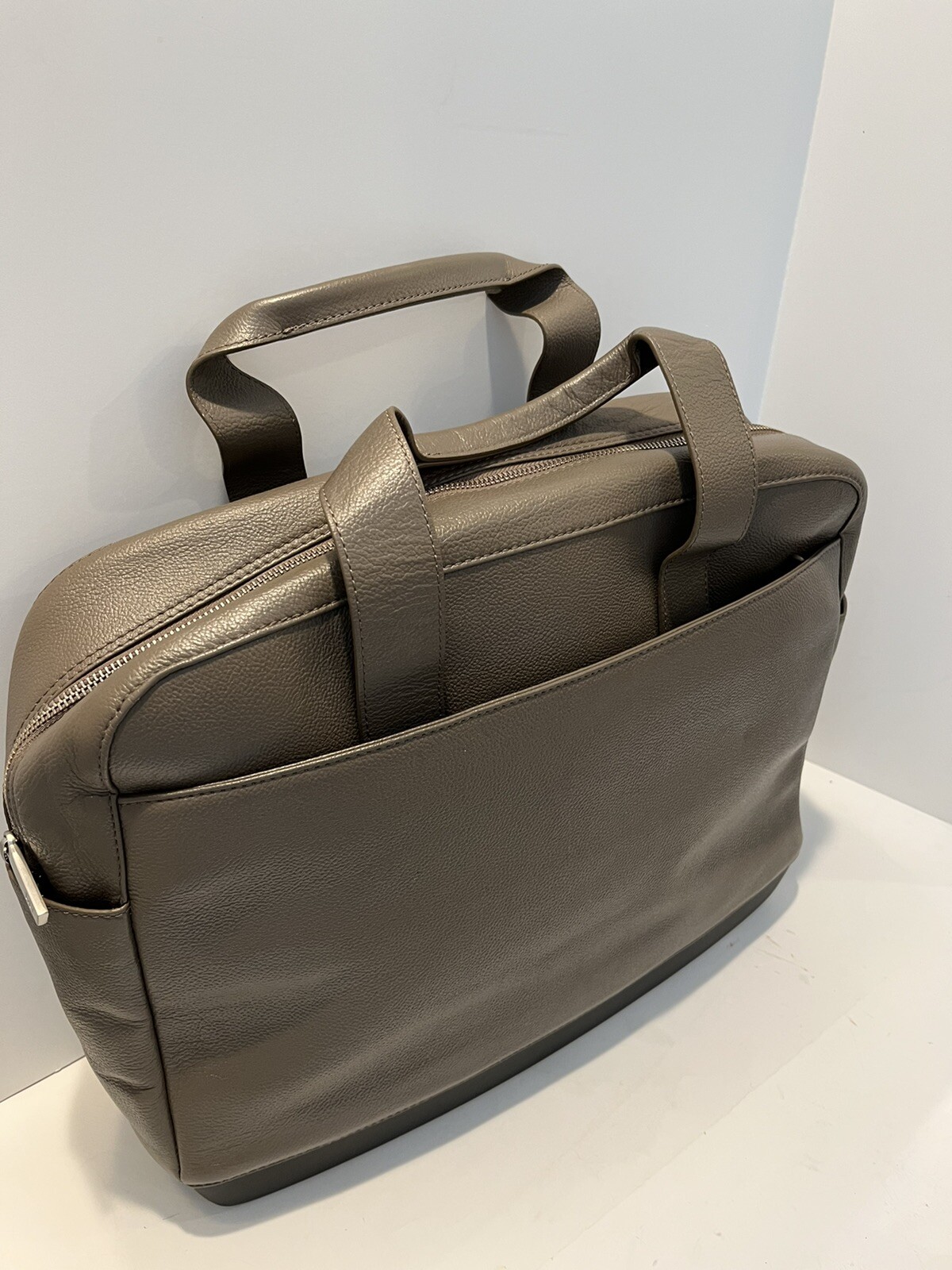 Moleskin Classic Collection Cow Leather Laptop Holder Briefcase Gray/Black