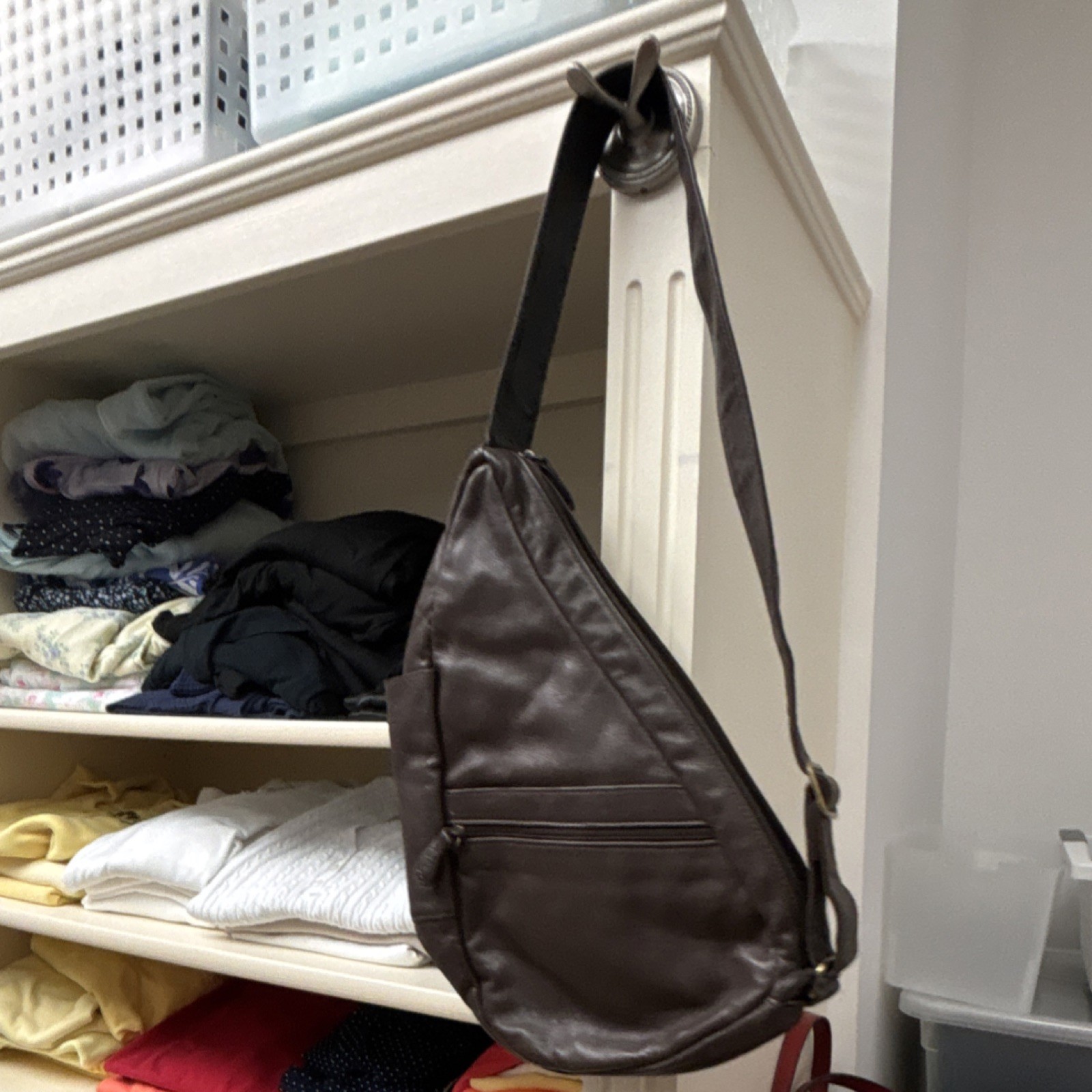 AmeriBag Brown Shoulder Bag Zip Closure Adjustable Strap Outer Pockets Lined