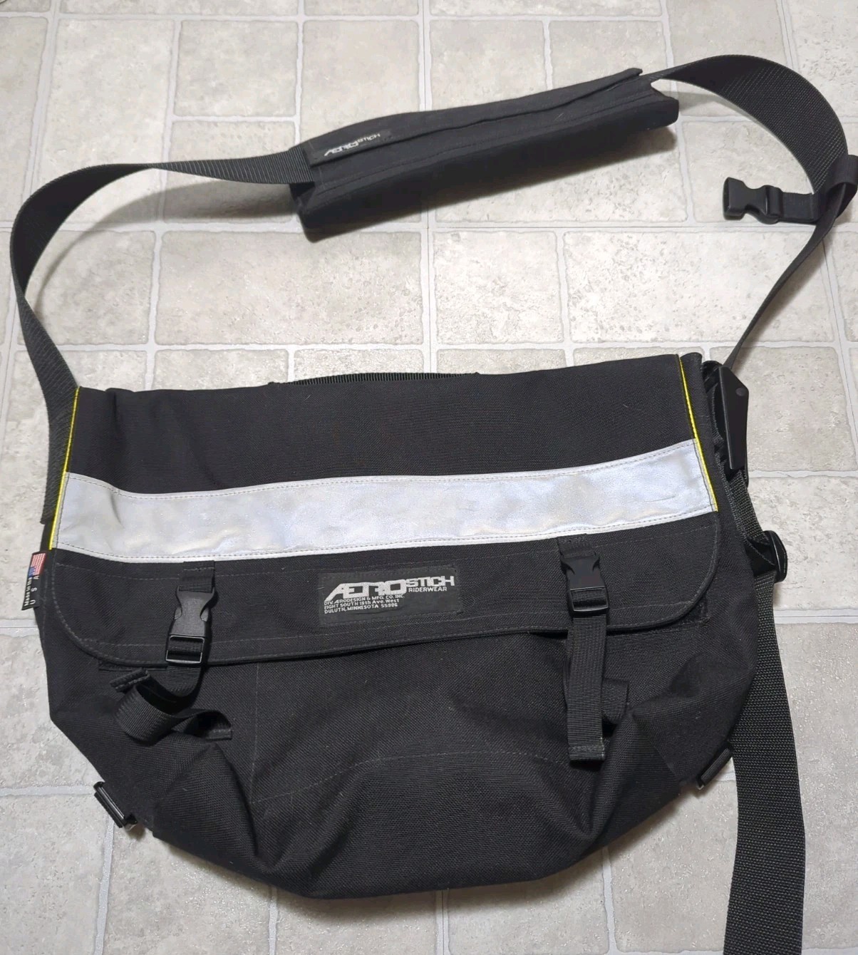 Aerostich Motorcycle Parcel Messenger Bag Black 17″ x11″ USA Made