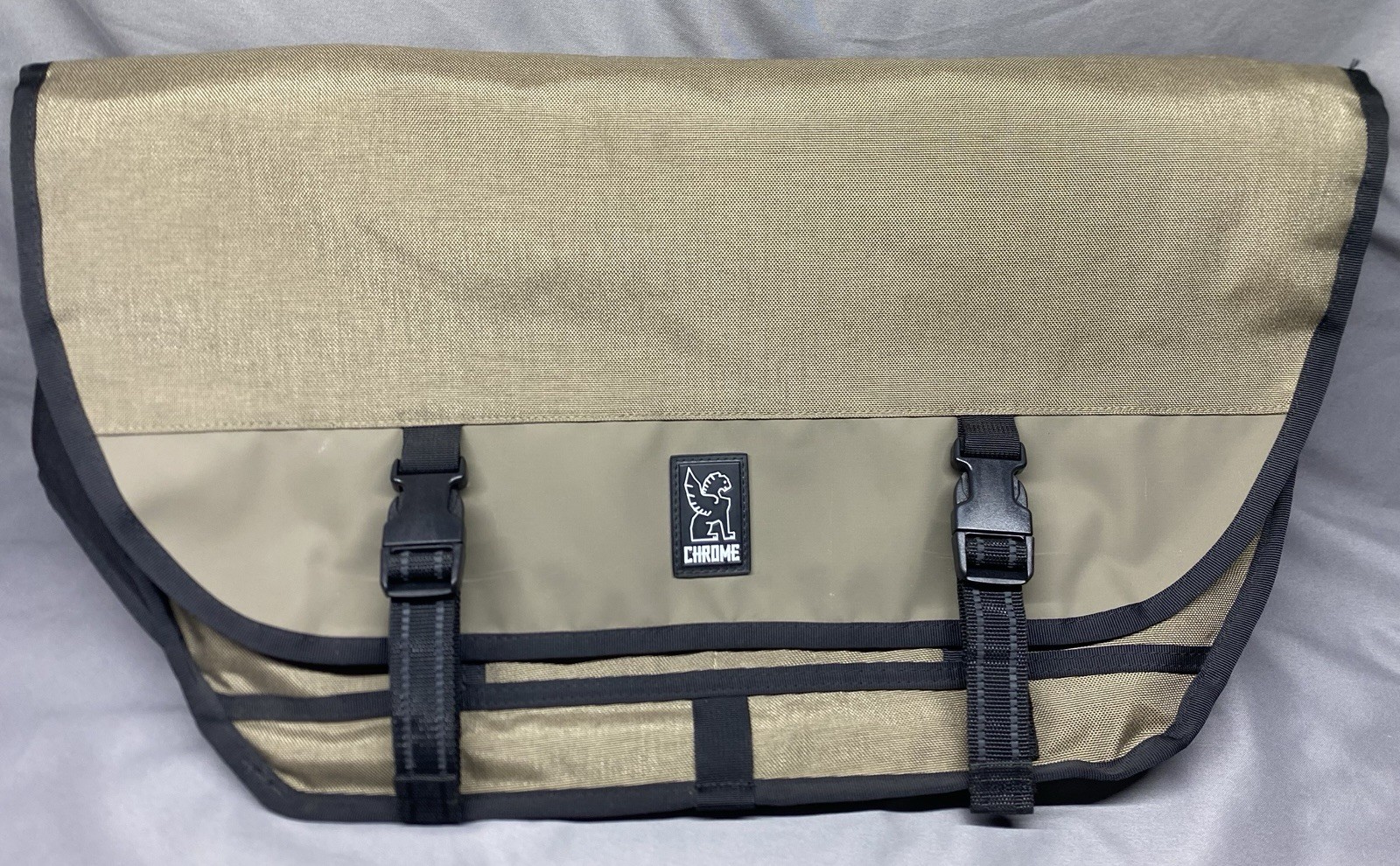 Near Mint Chrome Industries Messenger Bag 28L Large COYOTE BROWN