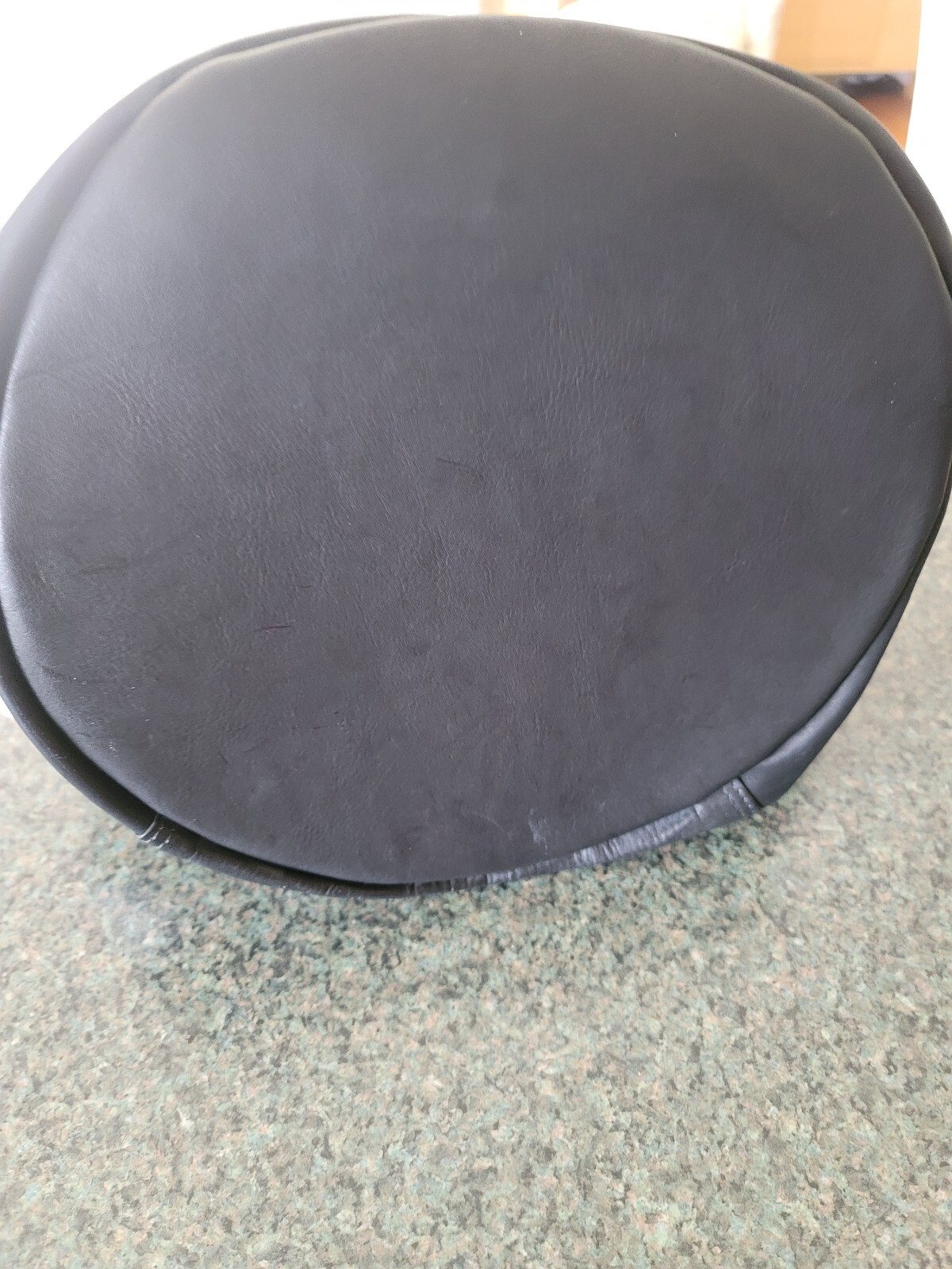 Piels 15″ Oval Unisex Leather Backpack Black