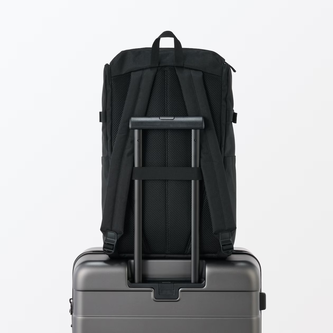 MUJI Water-Repellent Top-Loading Backpack 28-Litter 7-Pocket Unisex NWT