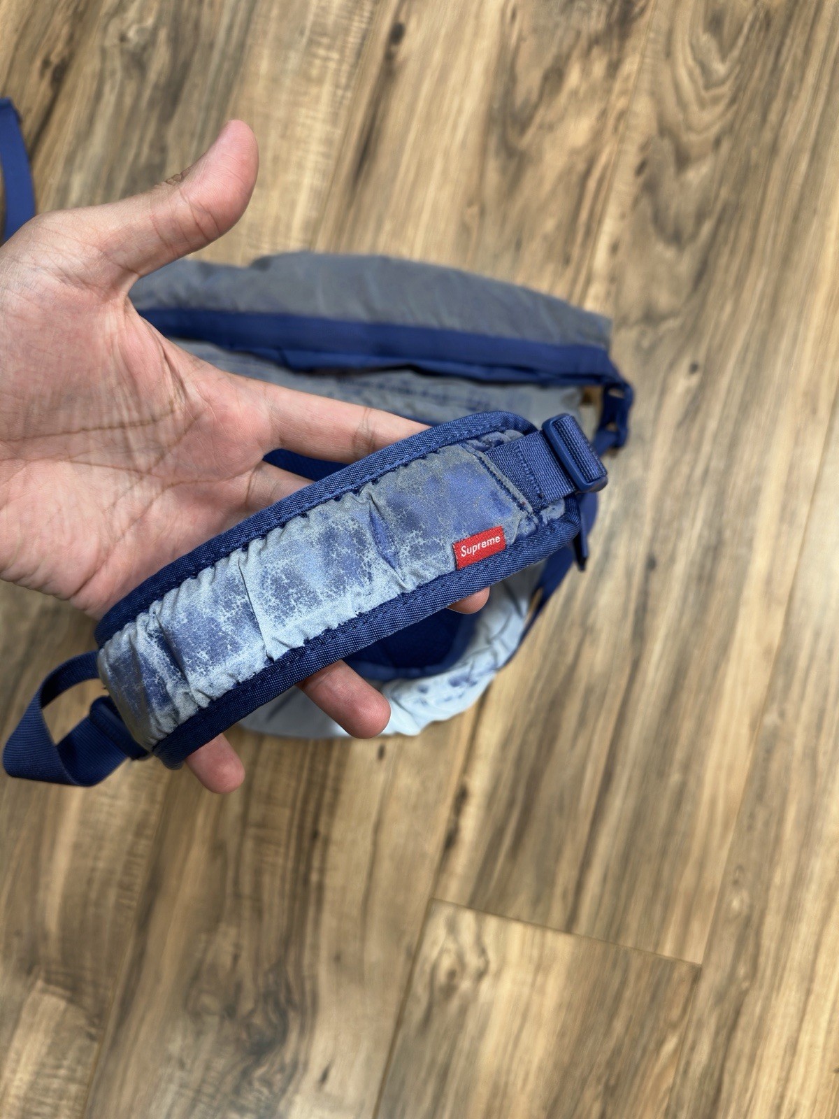 Supreme Waterproof Reflective Speckled Shoulder Bag Royal FW20 Blue Silver Strap