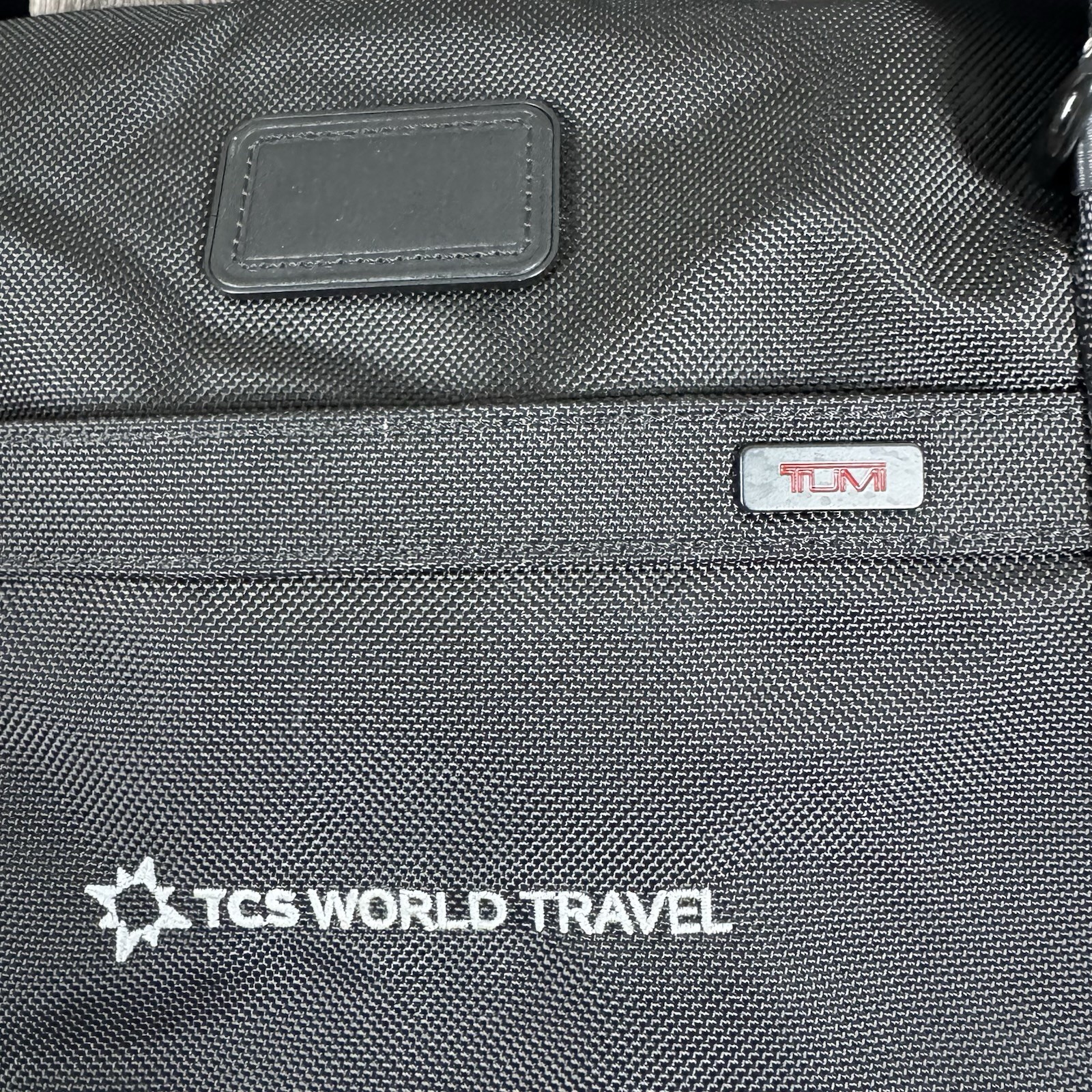 Tumi Alpha Corporate Collection Travel Duffle Duffel Bag Nylon 22249DE