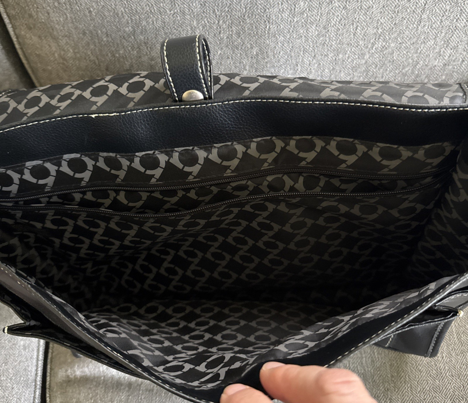 Kenneth Cole Reaction Black Messenger Bag Laptop Work Briefcase Tech Satchel EXC