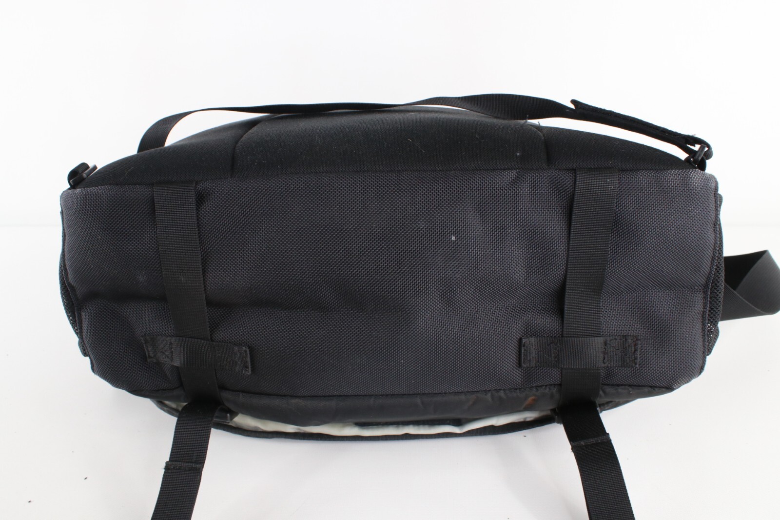 Vintage Victorinox Distressed Spell Out Crossbody Messenger Bag Carry On Laptop