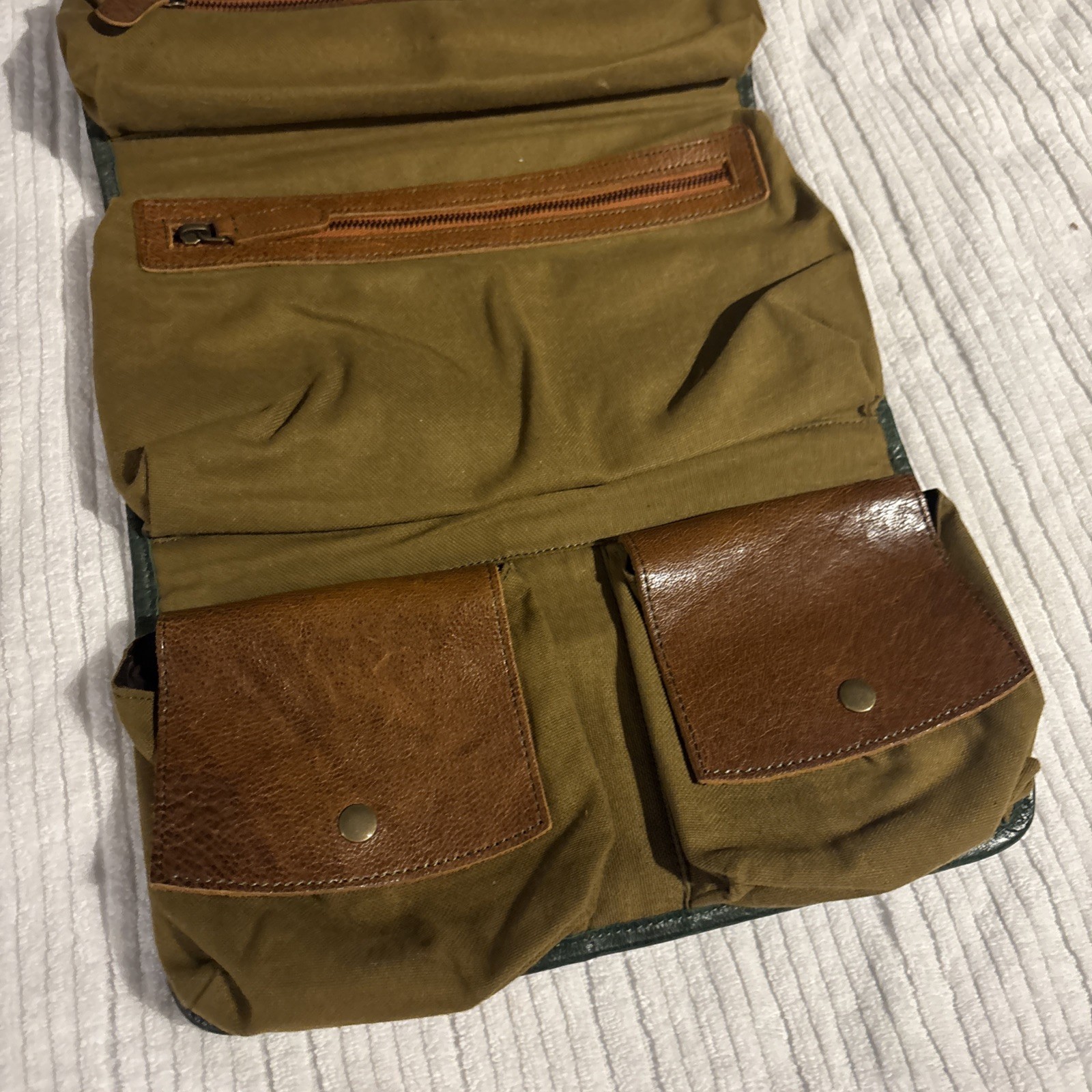 KomalC ~ Buffalo Brown Leather Hanging Toiletry Bag Dopp Kit Travel ~ 12″ x 8″