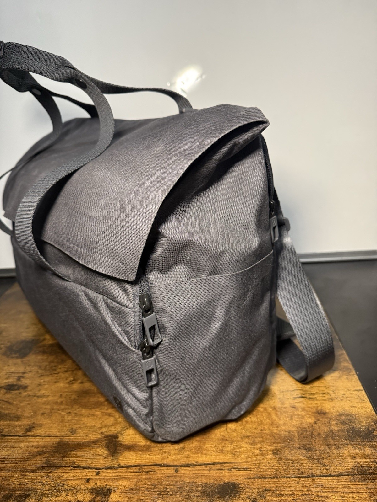 Lululemon Early Embark Duffel 27L Deep Coal Nylon Large Laptop Messenger Bag