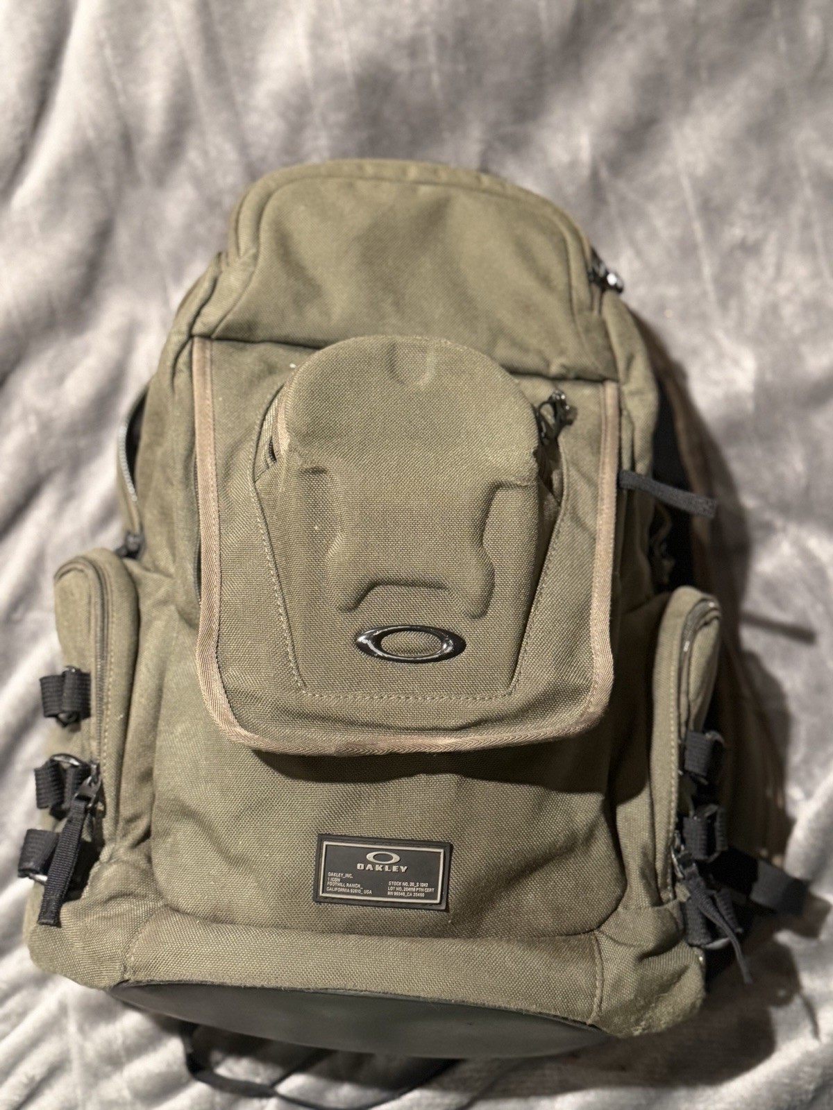 OAKLEY ICON 2.0 Backpack Large Army Camo Green Dark Brush Great Condition