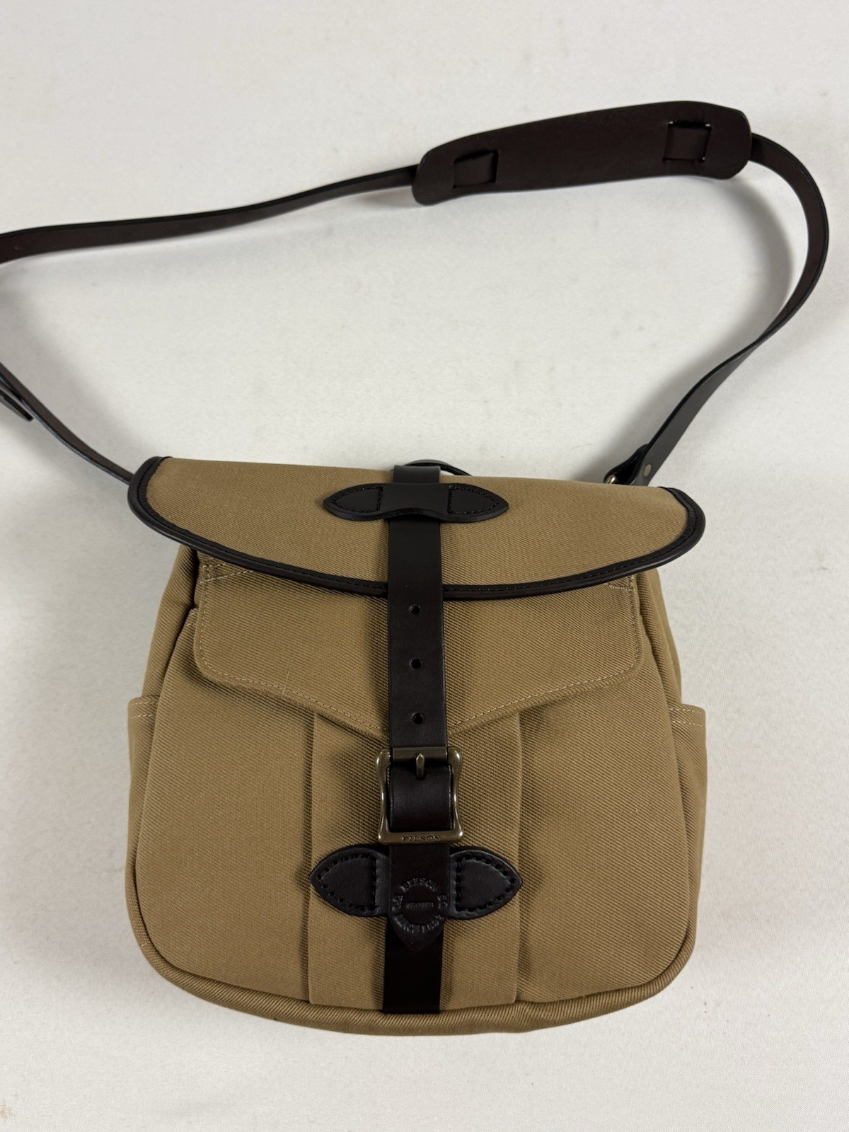 FILSON SMALL RUGGED TWILL FIELD BAG TAN NWT