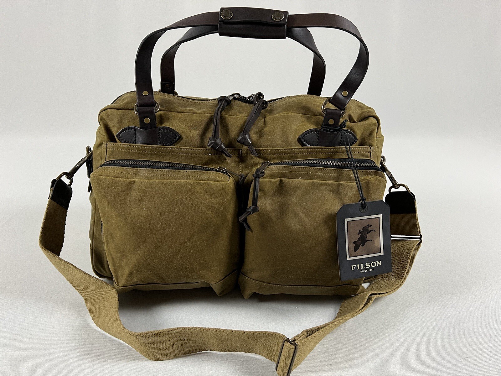 FILSON 48-HOUR TIN CLOTH DUFFLE BAG DARK TAN NWT
