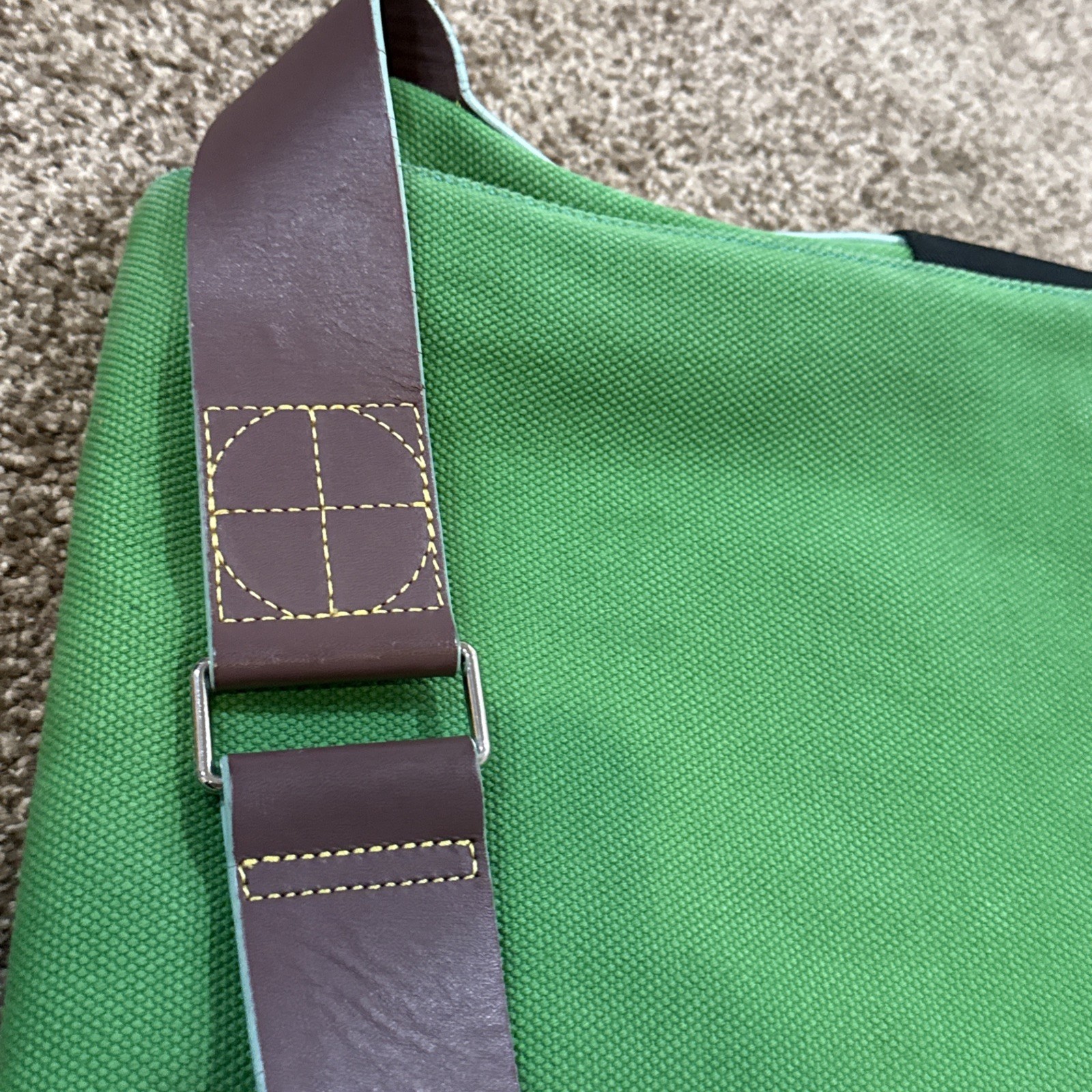 Plank Canvas Kelly Green Messenger Bag Magnet, Buckle, Zip And Snap Closure.Yoga