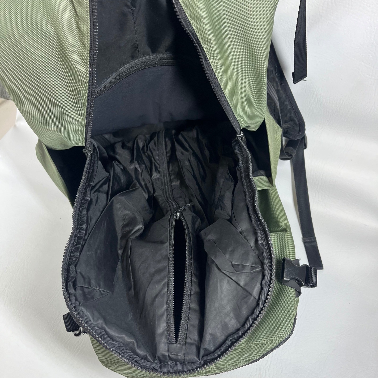Lululemon Cruiser Backpack Sage Green Olive Multi Pocket Commuter Bag OS