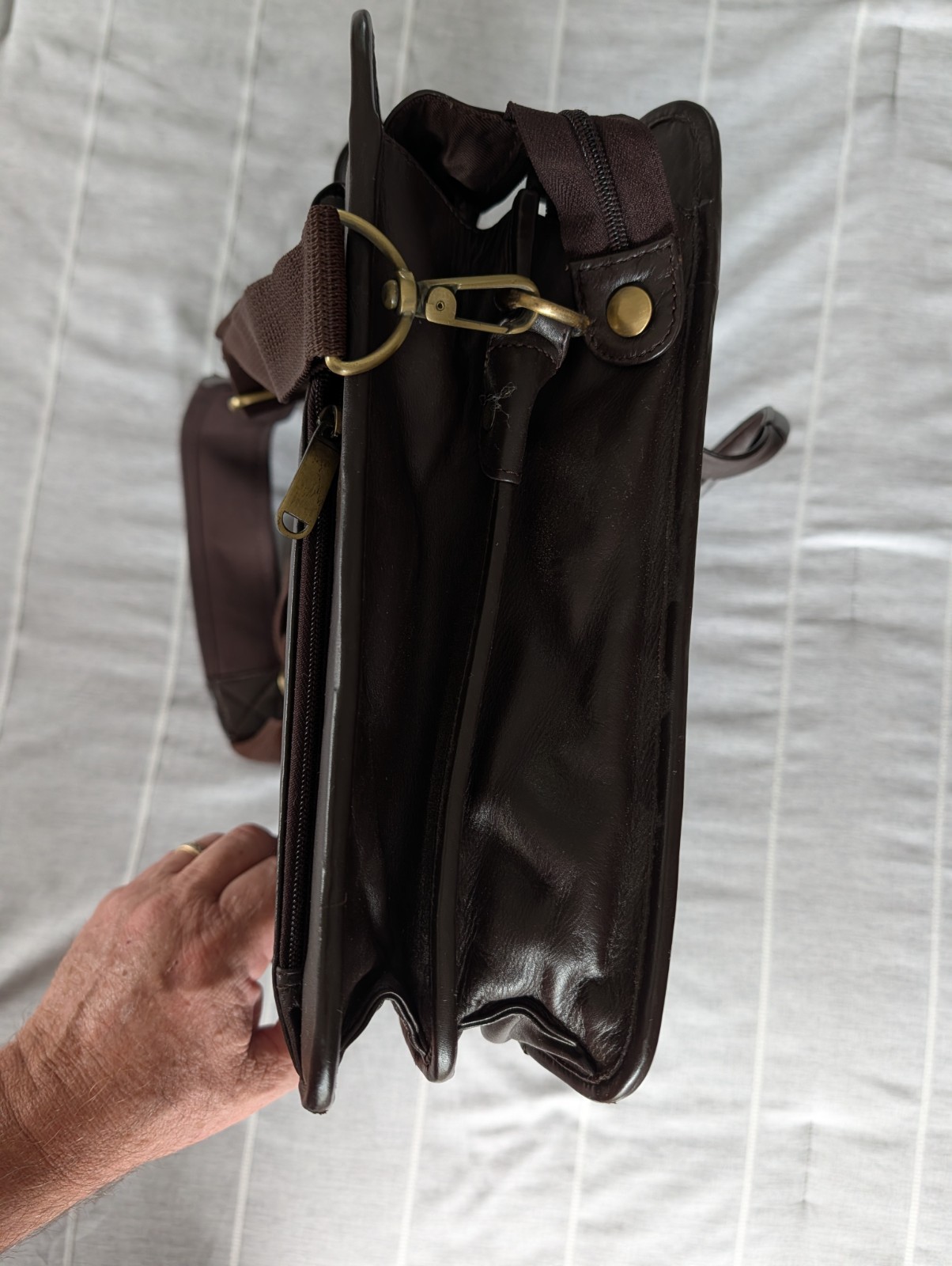 Wilsons Leather Brown Zip Briefcase Shoulder Bag Laptop Sleeve Adjustable Strap
