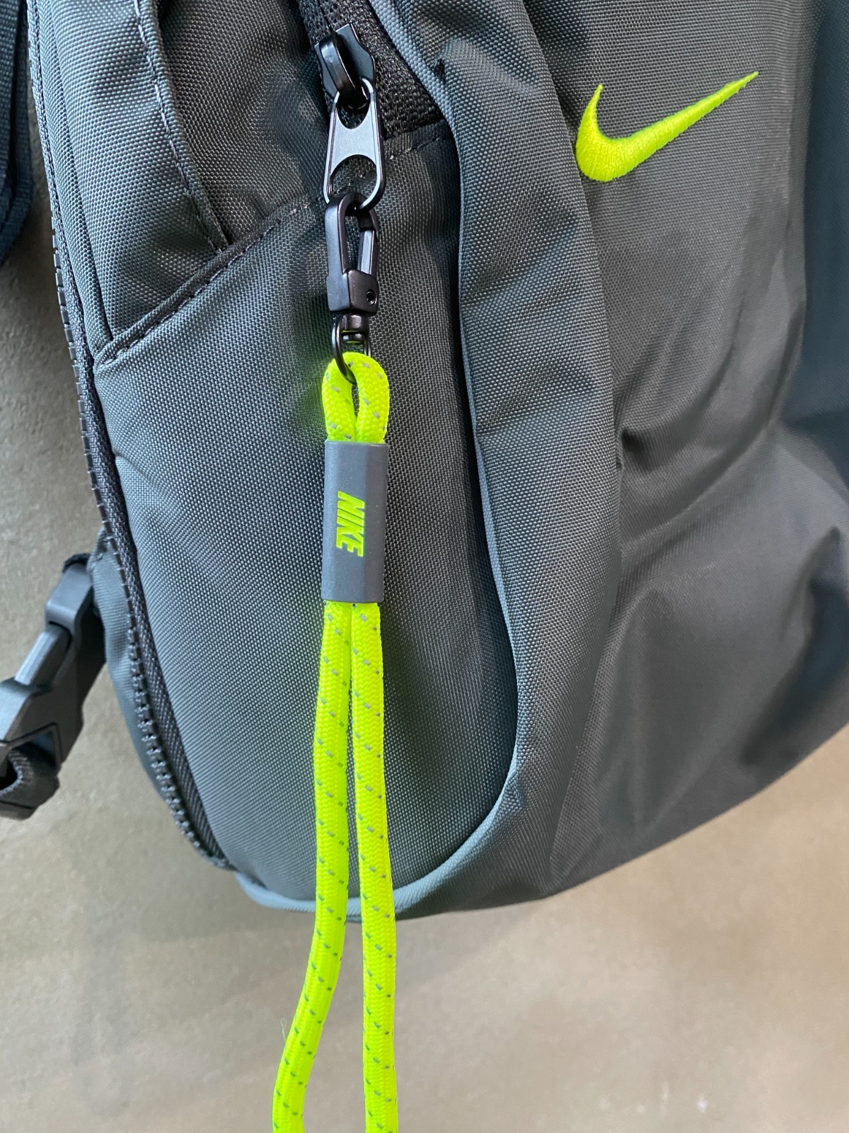 Nike Sportswear Essentials Sling Bag Unisex Lifestyle Crossbody Pack DJ9796-060