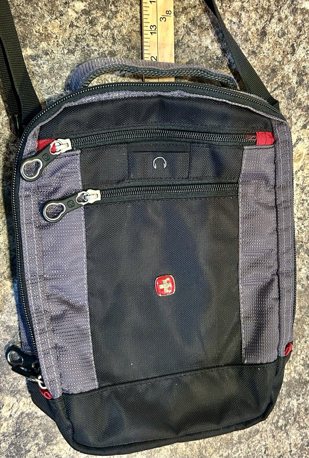 SWISSGEAR Messenger Bag Black Gray Red Adjustable Shoulder Strap Pockets Men