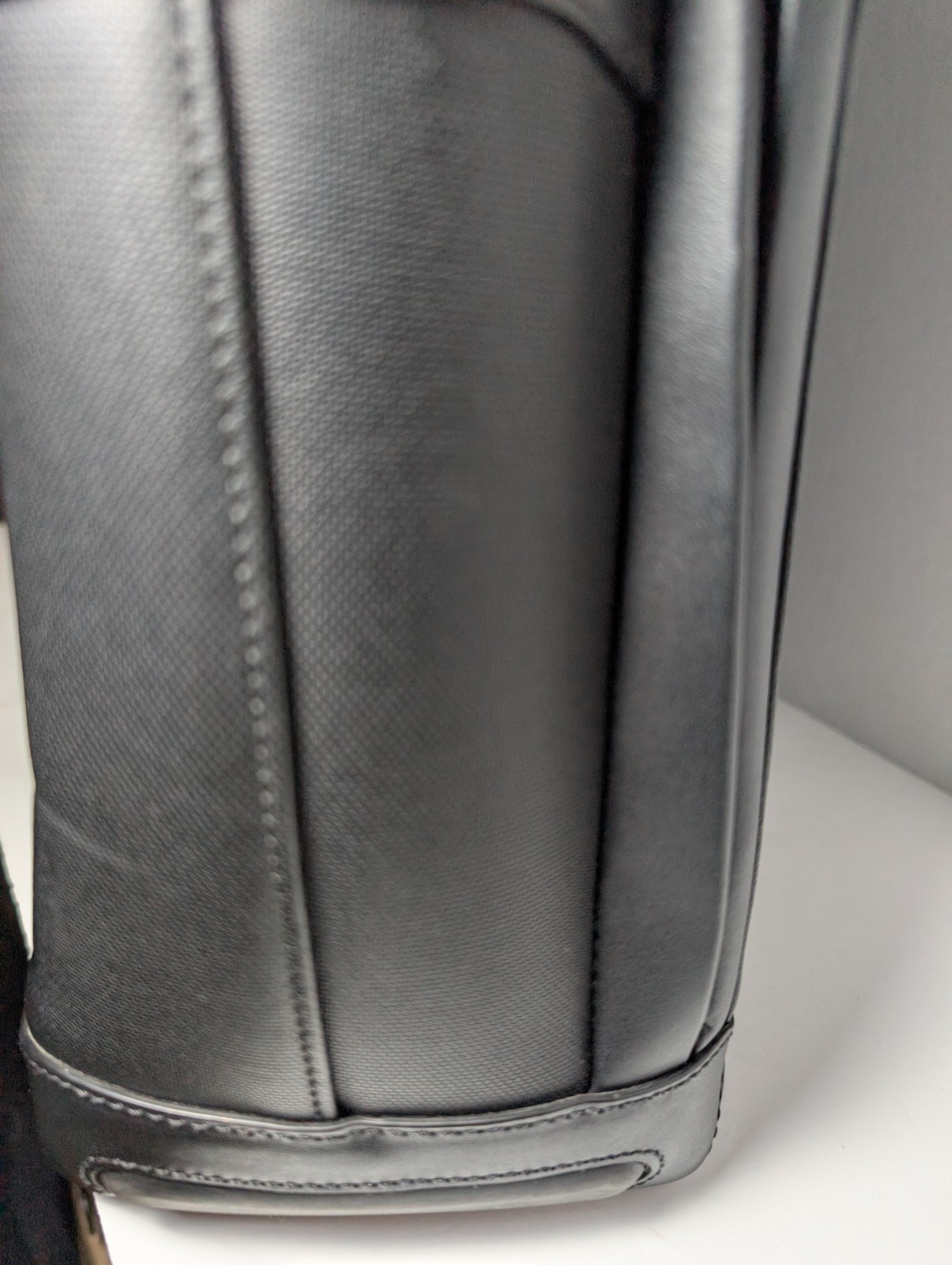 TUMI Business Bag Premium Leather 2952D Brief Case. Super CLEAN!