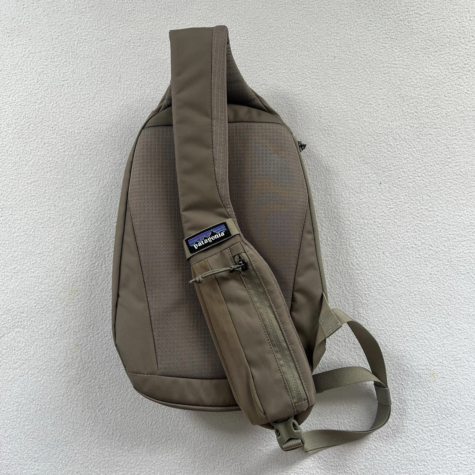 Patagonia Splashing Seas Wing Grey SPWI Print Atom Sling 8L Bag 48262 MissingTag