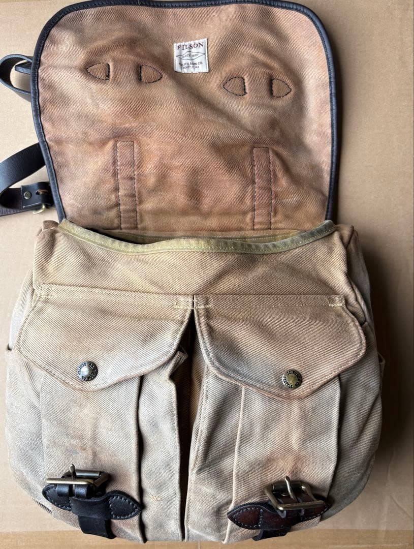 Filson Medium Field Bag Messenger Bag 2Way Rugged Twill Color Tan