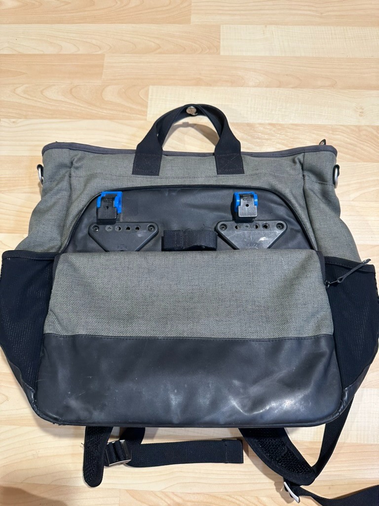 Timbuk2 messenger bag tote pack Noe Pannier check gray cycling bike carrier