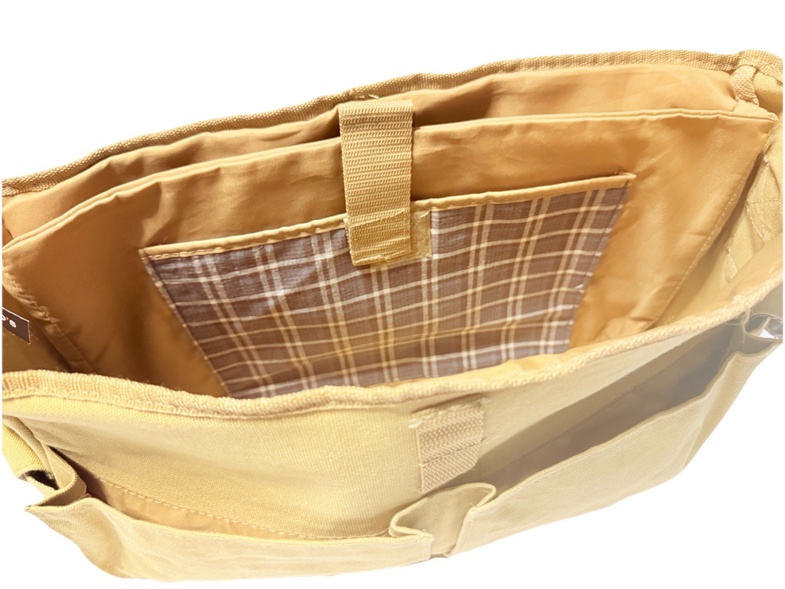 Field & Co. Vintage Style Messenger Bag Elite Stocker Meeting Leather Accents.