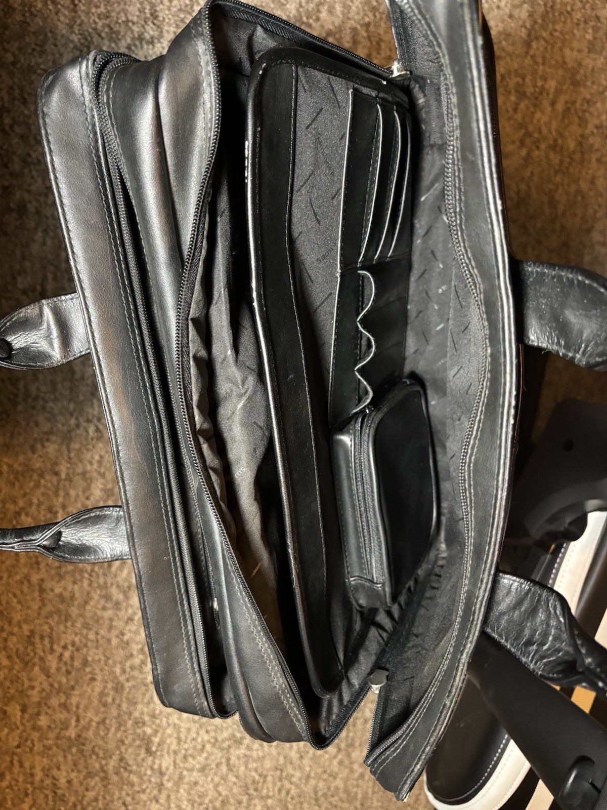 Samsonite Black Leather Briefcase W/ 4 Zip Pockets and Shoulder Strap Vintage