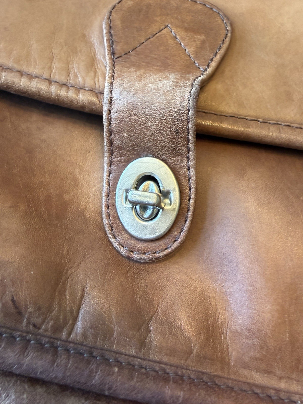 Briefcase Brown Leather Toggle Clasps Shoulder Strap & Top Handle Vintage 1990s