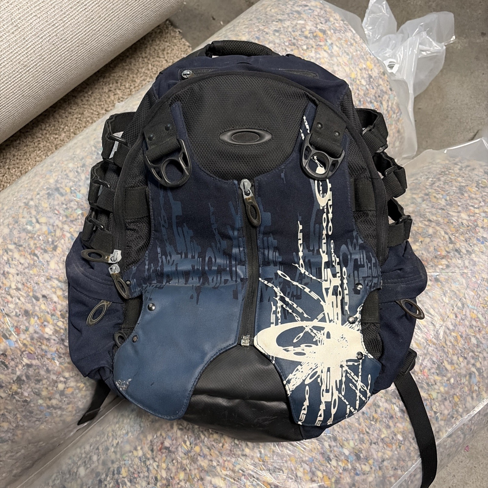 OAKLEY Icon 2.0 Tactical Backpack Red Tag Archive Black Blue Nylon Used Y2K