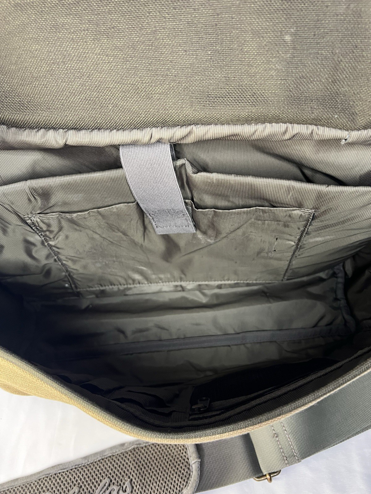 Cabela’s Messenger Bag – Beige Green Black Buckle Zip Men’s Adjustable Strap