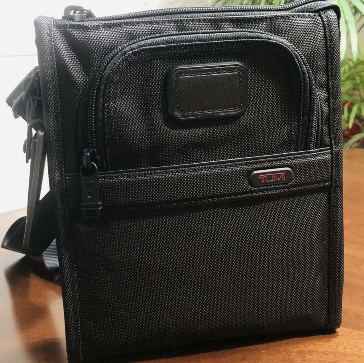NWT TUMI Pocket Bag Small Crossbody Black
