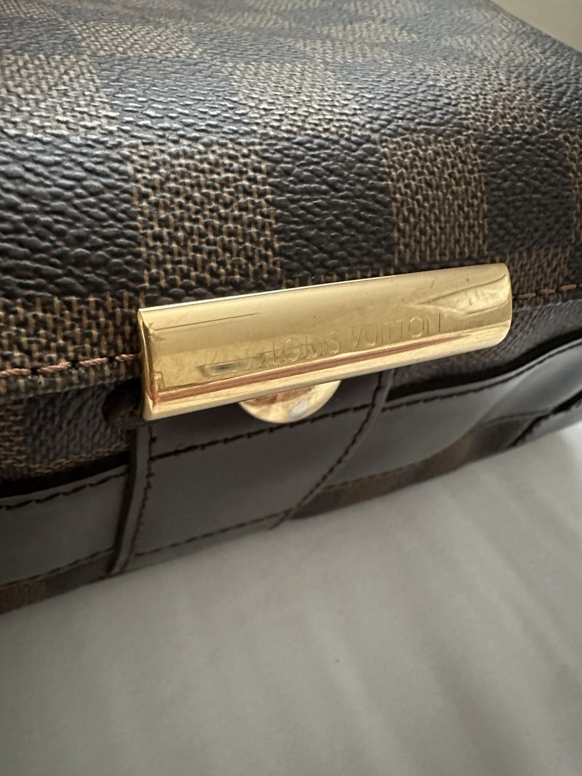 Louis Vuitton Damier Ebene Bastille Messenger bag – Excellent Condition