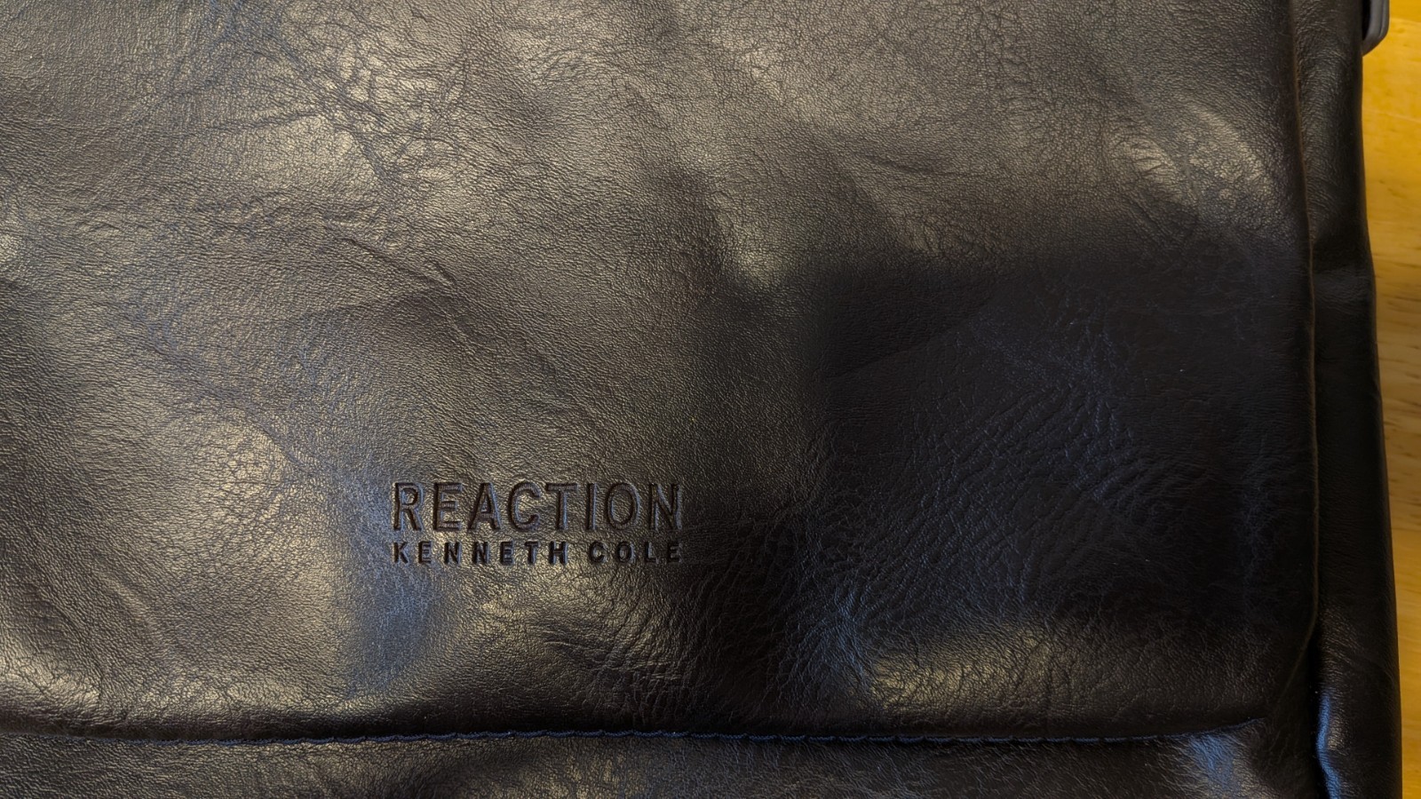 Reaction Kenneth Cole Shoulder Laptop Messenger Bag Men’s Black Adjustable strap