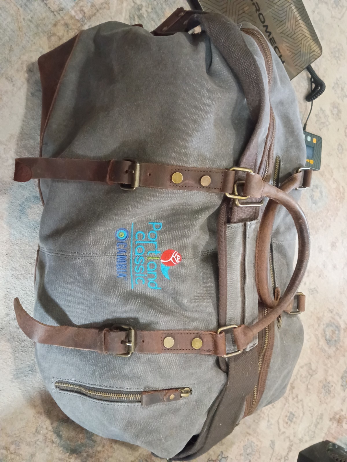 Hudson Cole Promo Portland Classic Cambia Duffel Bag Leather Canvas Gray Rare