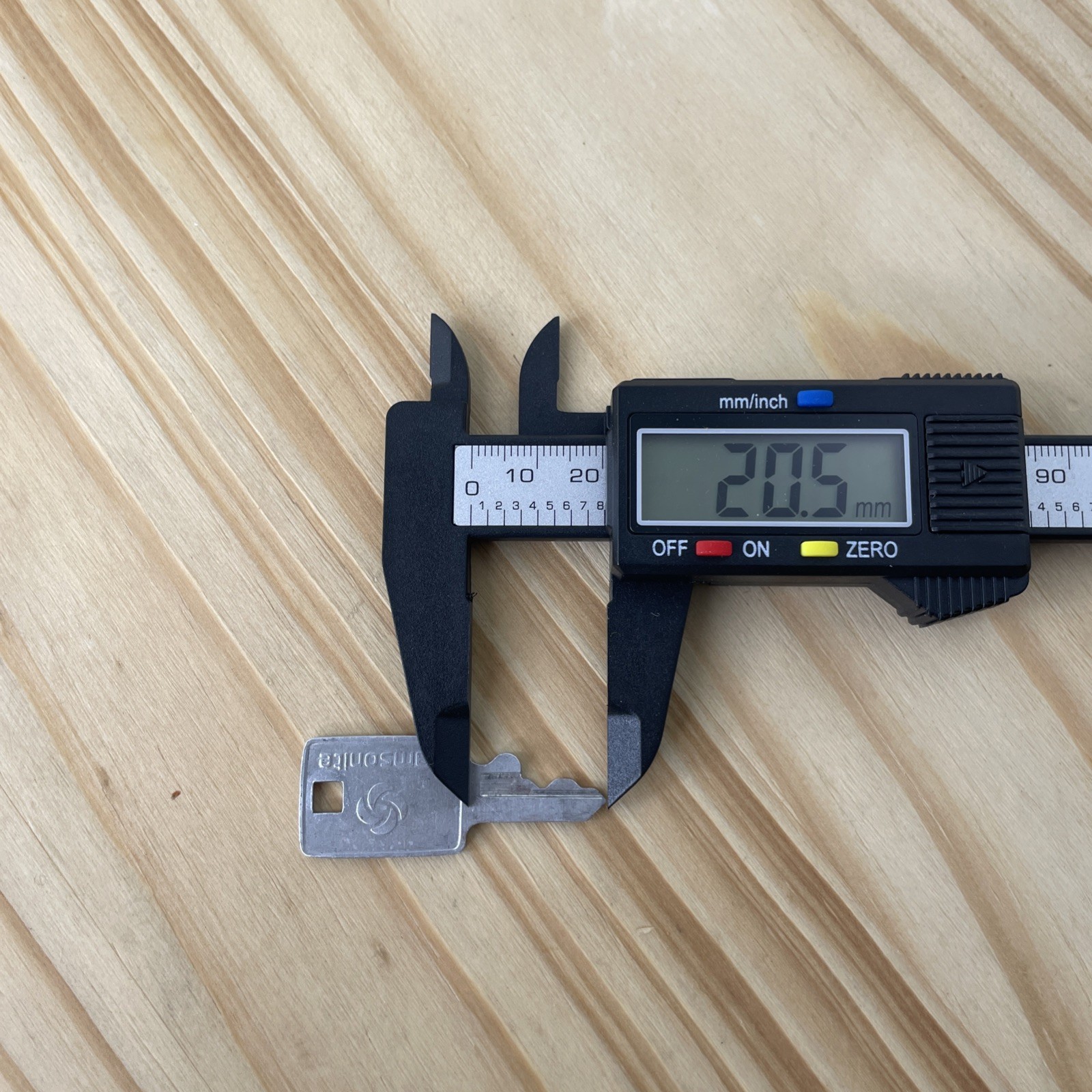 Samsonite Profile KEY