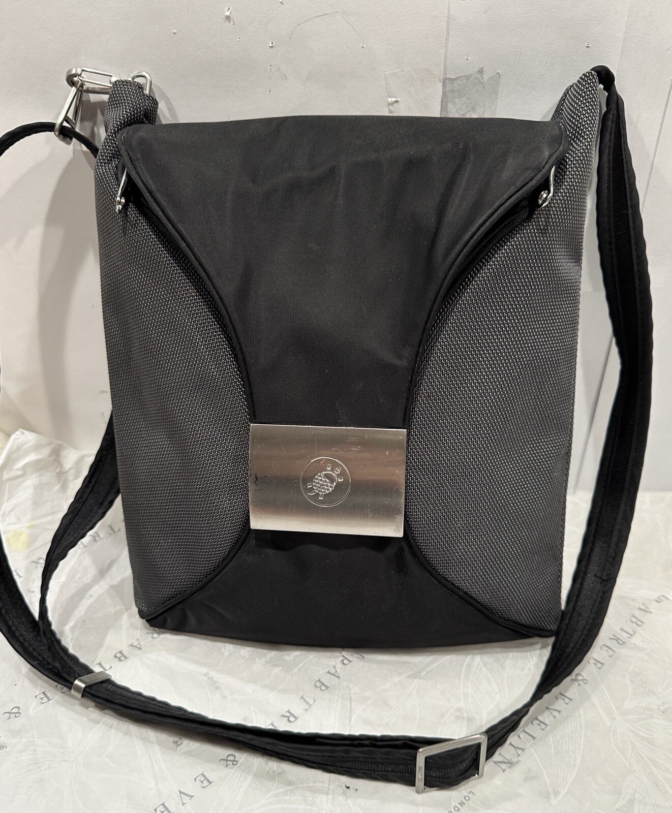 Pacsafe Dailysafe H100 Anti Theft Crossbody Sling Bag Travel Black/Gray 39