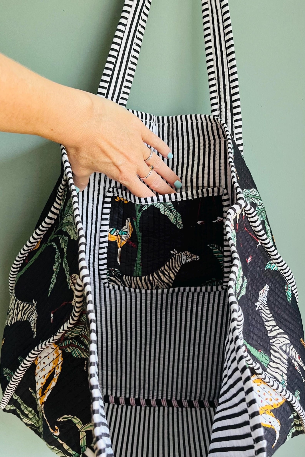 Black Jungle Print Quilted Shoulder Bag Women’s Beach Cotton Handbag