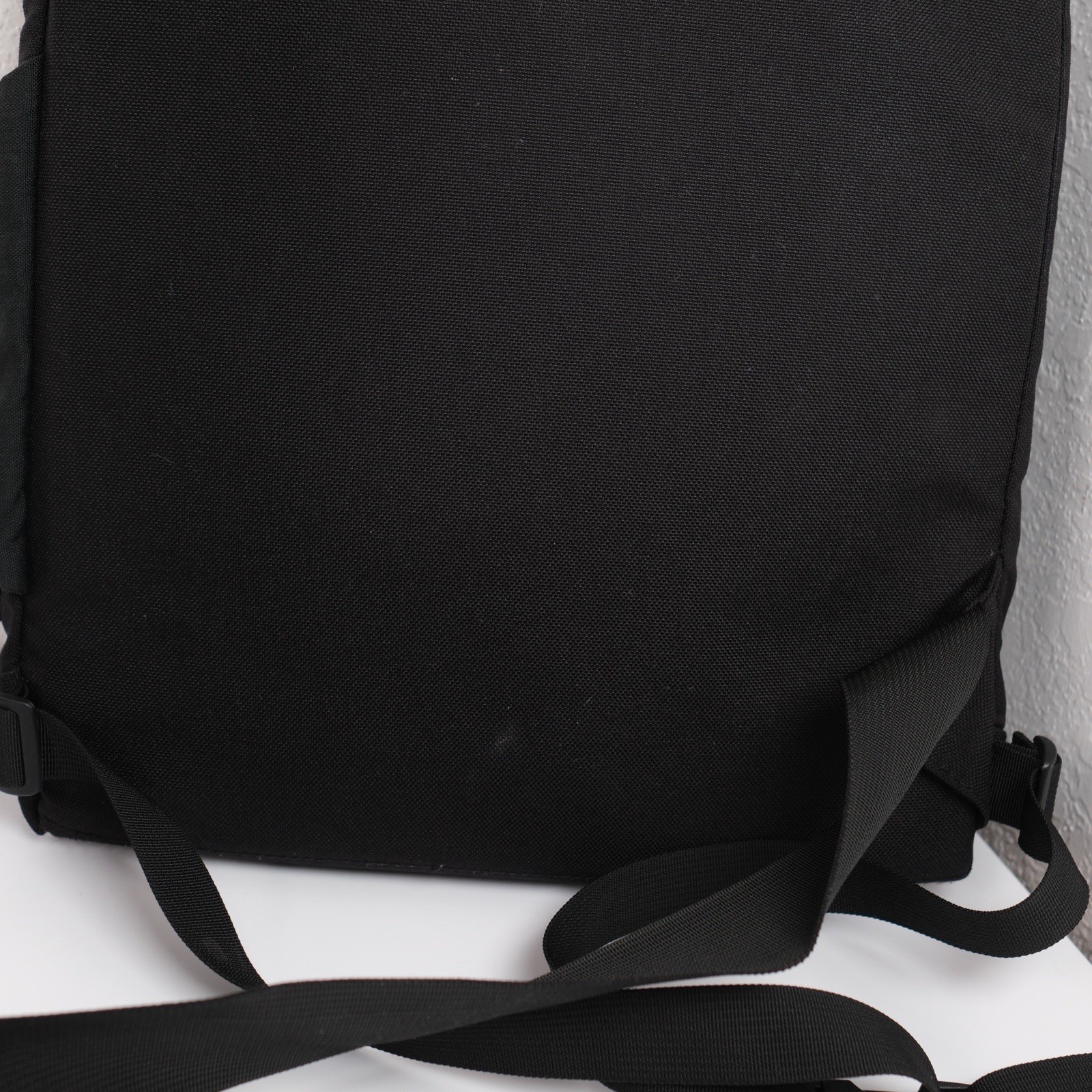 Vtg Tom Bihn Buzz Sling Bag Backpack Ballistic Nylon Messenger USA Airplane