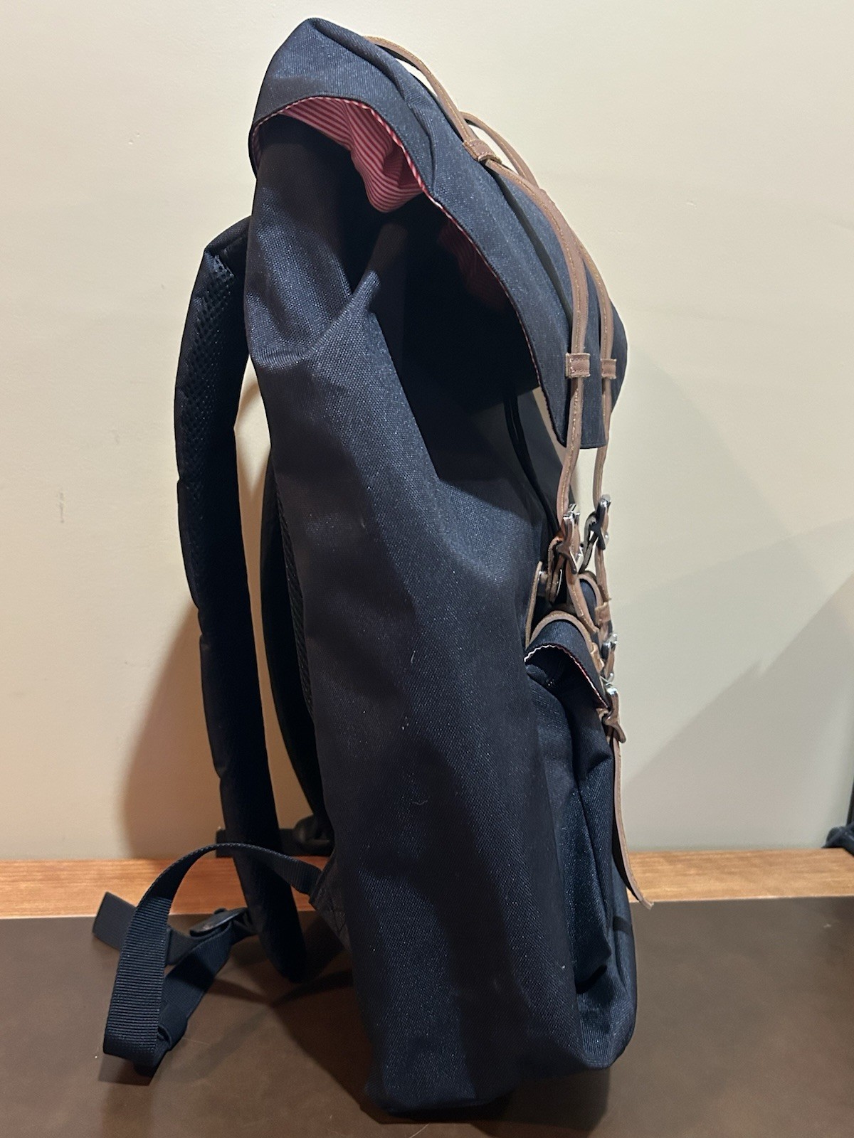 Herschel Little America Backpack Black Brown Leather Straps Laptop Red/white In