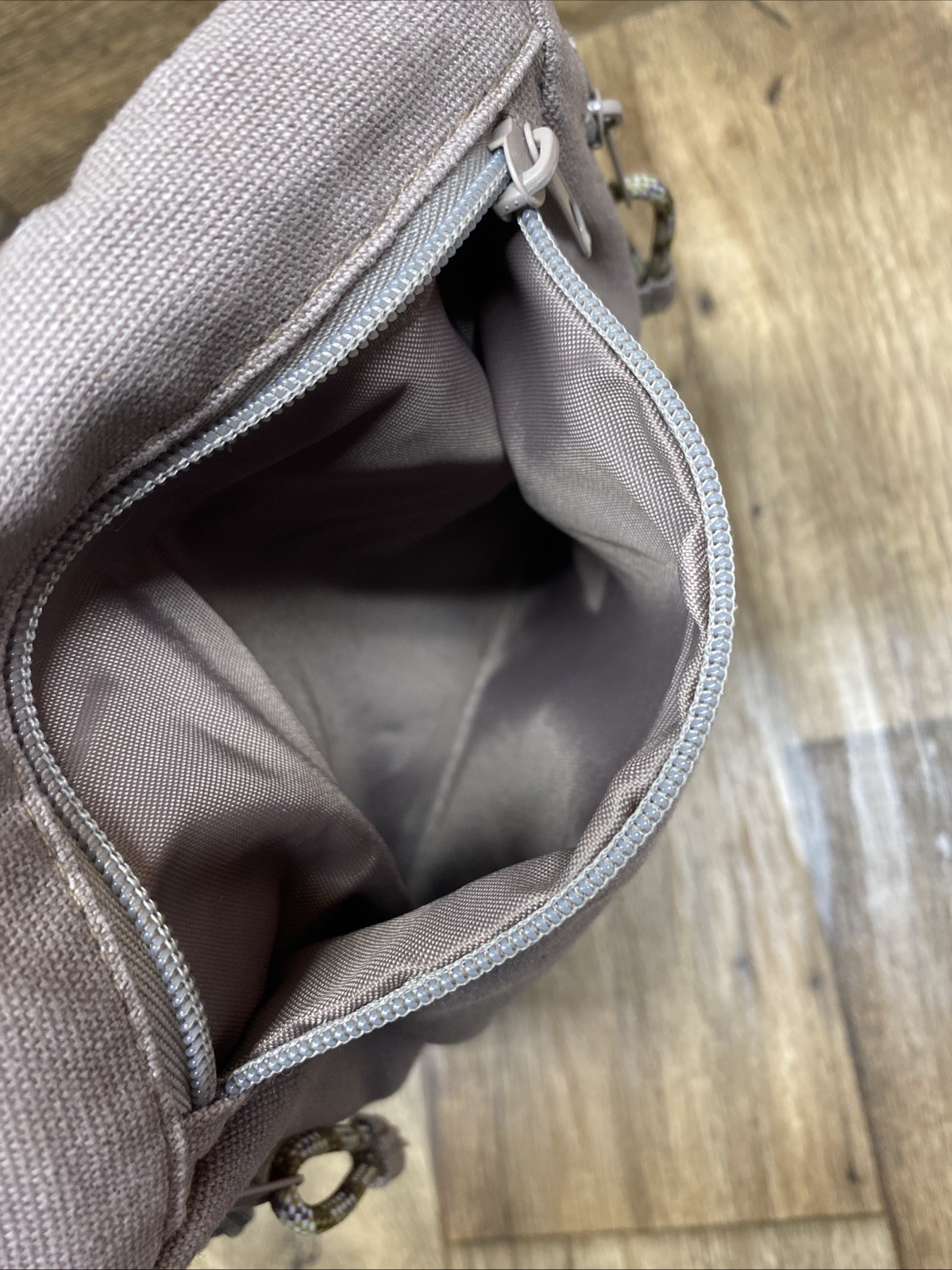 Kavu Rope Sling Cross Body Backpack Bag Tan Canvas Travel Day Hiking Pockets