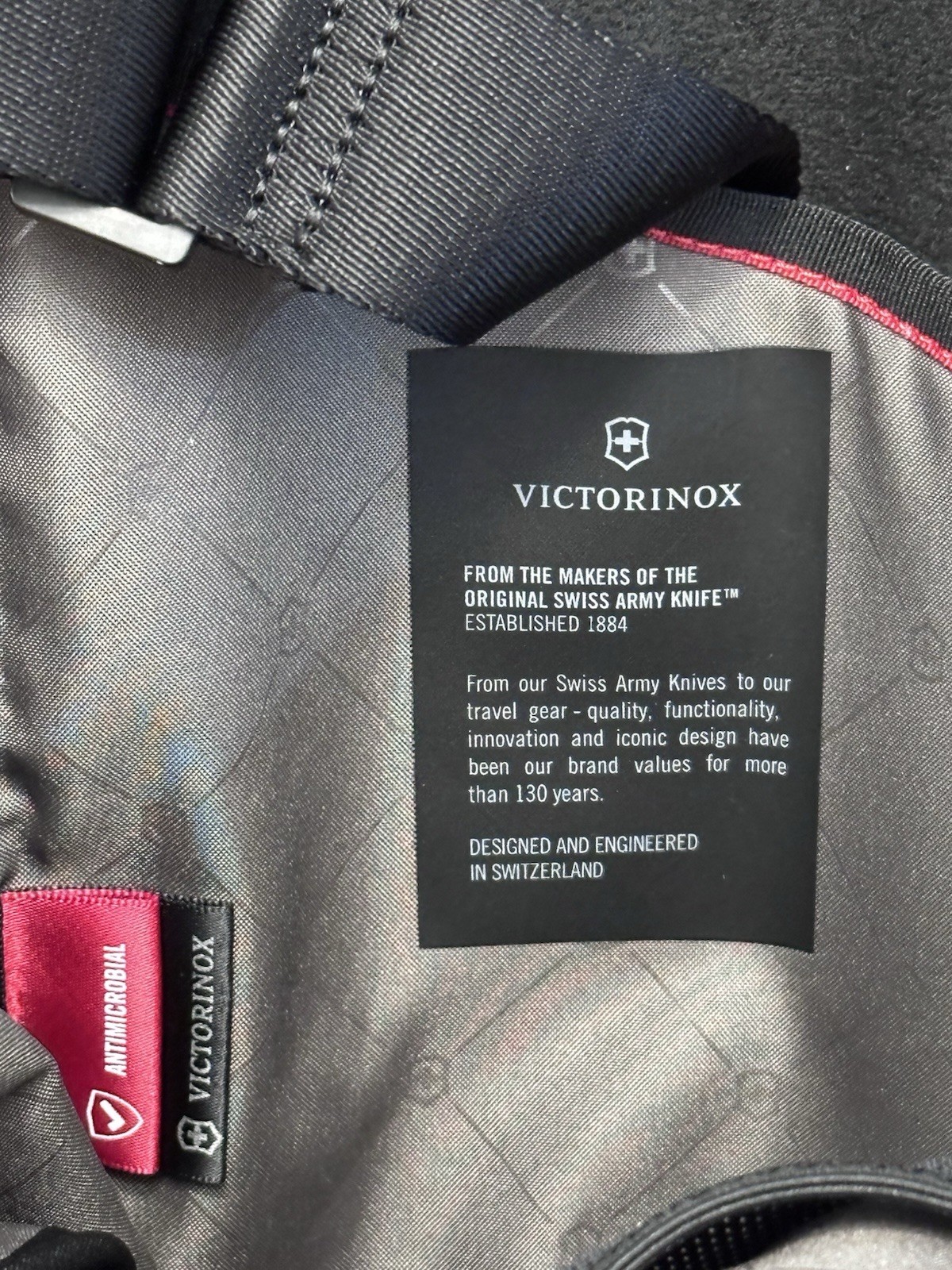 Victorinox Travel Essentials Sling Bag Body Bag Shoulder Bag with Shoulder Strap