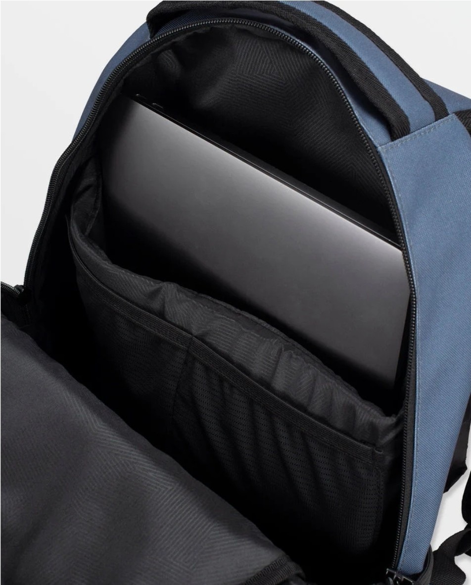 NEW 18.5″ VOLCOM EVERSTONE SKATE BACKPACK LAPTOP BEACH Navy Blue SKATEBOARD BAG